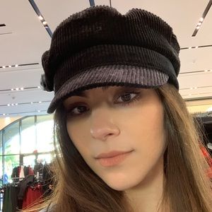 Meet your Posher, Alexandra